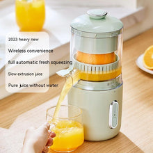 Lade das Bild in den Galerie-Viewer, Multifunctional Wireless Electric Juicer Steel Orange Lemon Blender USB Portable Mini Fruit Squeezer Pressure Juicer Kitchen
