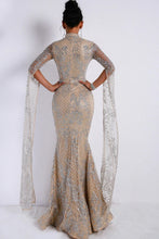 Lade das Bild in den Galerie-Viewer, High Neck Evening Gown
