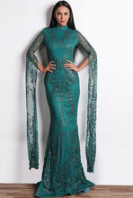 Lade das Bild in den Galerie-Viewer, High Neck Evening Gown
